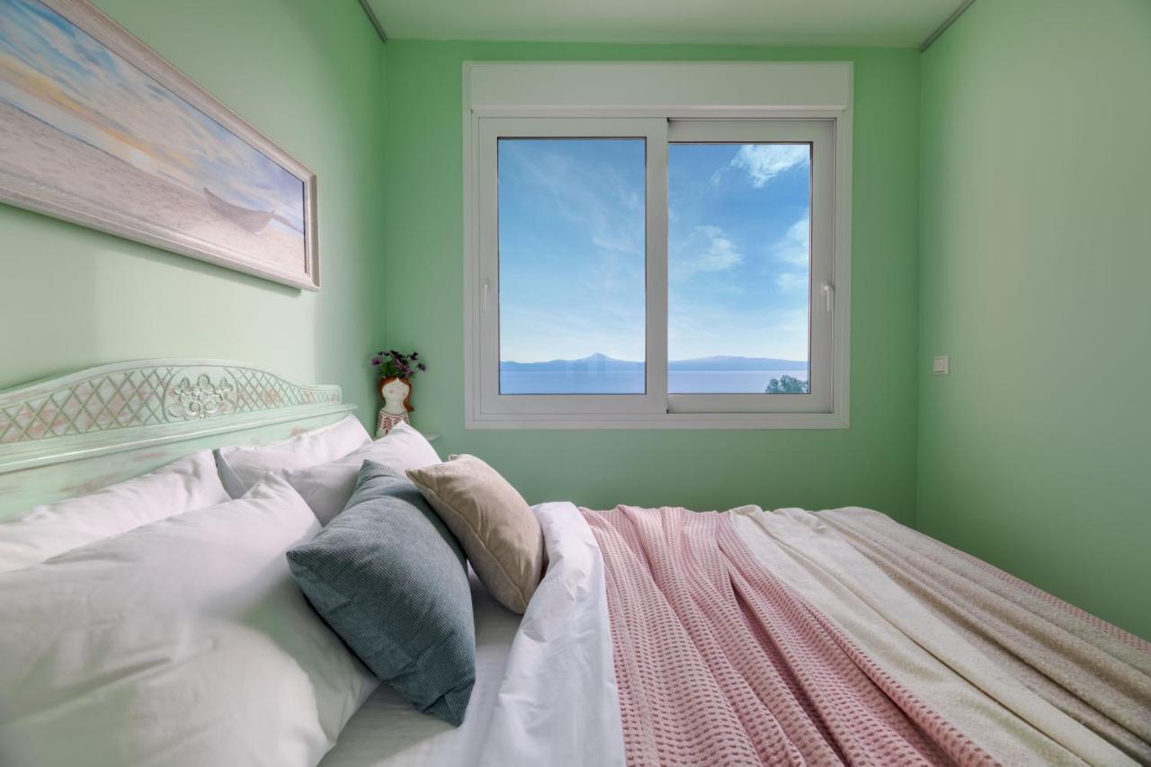 Lydia'S Luxury Apartment Λουτράκι Εξωτερικό φωτογραφία